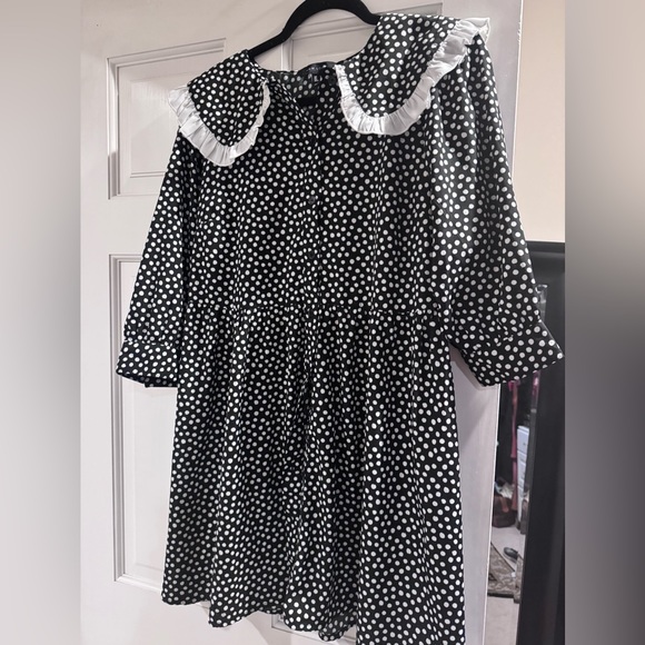 Dresses & Skirts - Peter Pan color polka dot dress